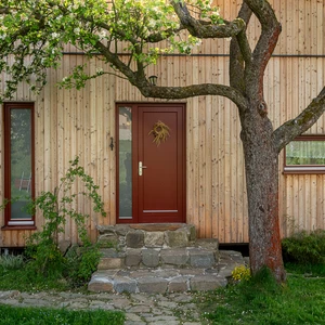 Dřevěná okna a dveře